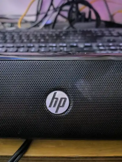 Parlante HP compacto para computadora - miniatura 1