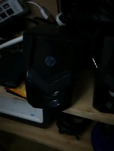 Parlantes HP compactos para PC - miniatura 1