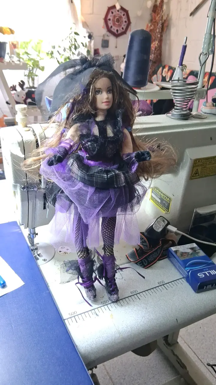 Muñeca de colección estilo gótico