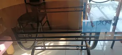 Mesa de comedor de vidrio y metal - miniatura 2