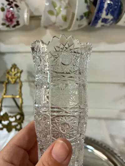 Florero de cristal tallado vintage - miniatura 2