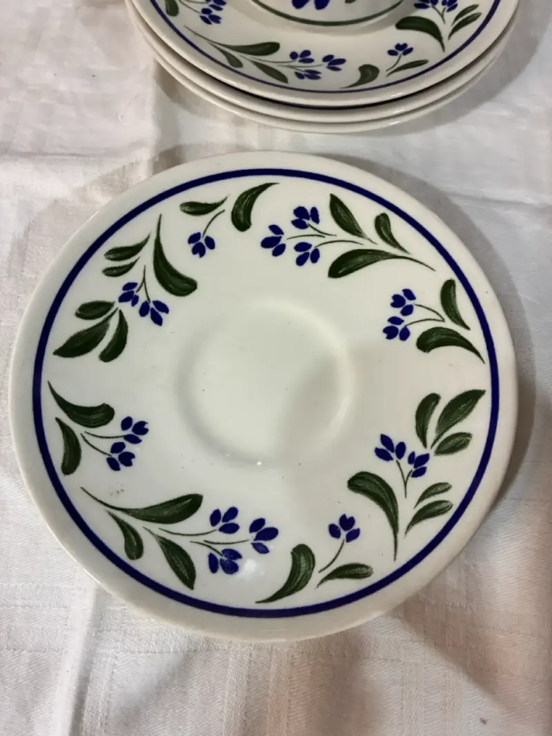 Juego de tazas de loza inglesa con diseño floral - 3