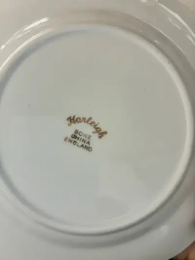 Juego de platos de  porcelana con flores - miniatura 3