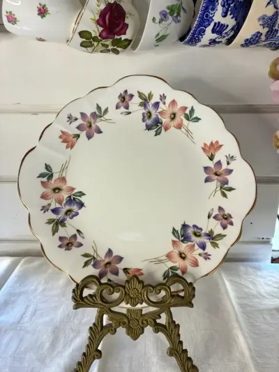 Plato galletero de porcelana floral - miniatura 1