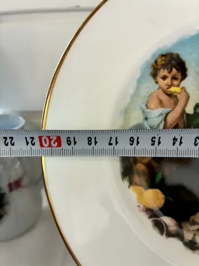 Plato decorativo con escena clásica - miniatura 2