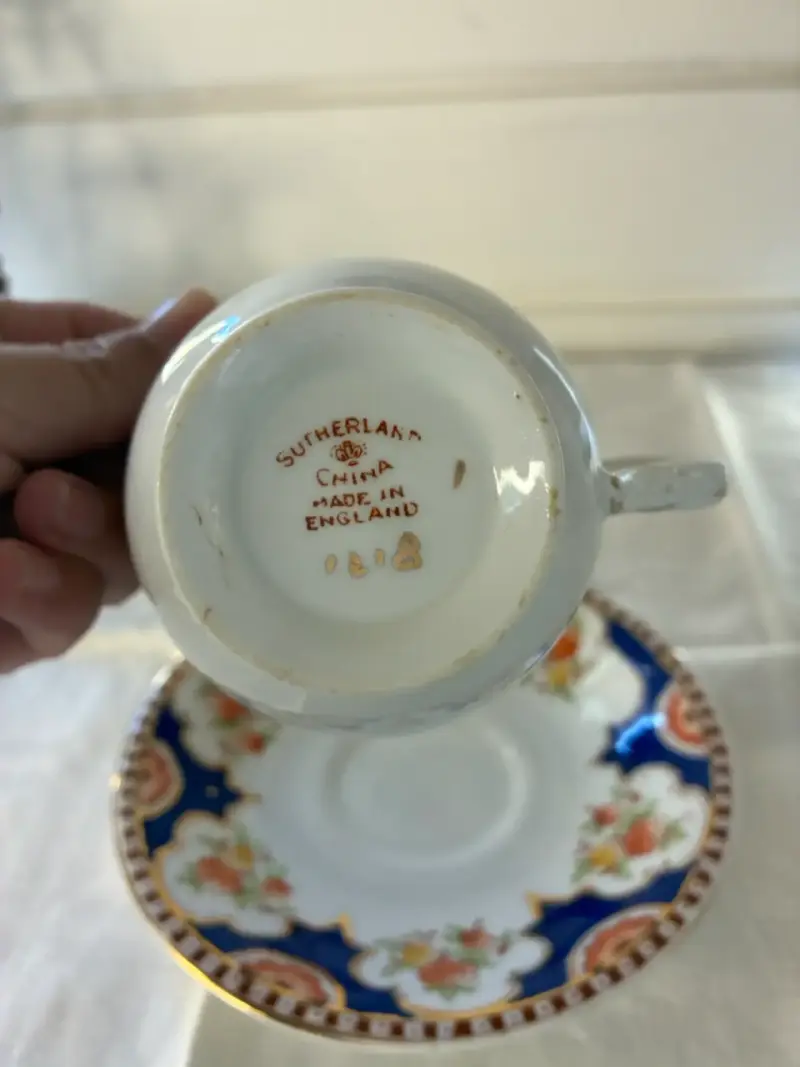 Taza de té vintage con diseño floral - 3