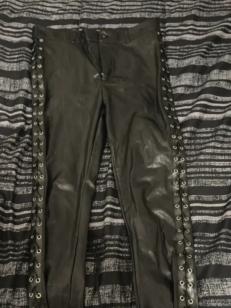 pantalón cuerina ajustable L - 1