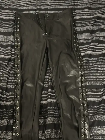 pantalón cuerina ajustable L - miniatura 1