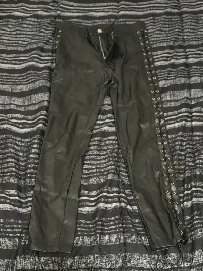 pantalón cuerina ajustable L - miniatura 2