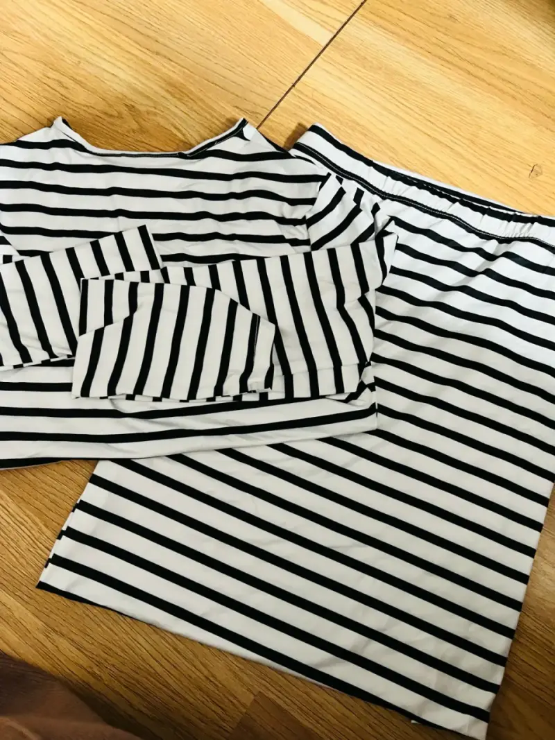 Conjunto de falda y top a rayas blanco y negro - 2