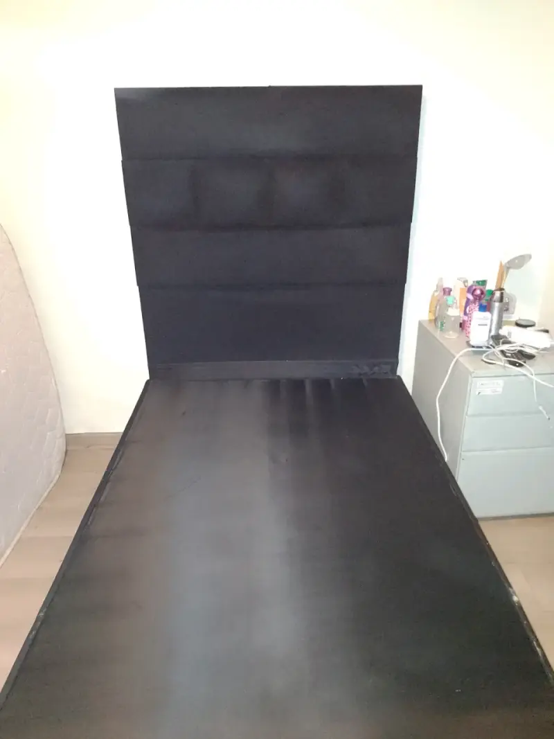 Cama individual con cabecera negra - 3