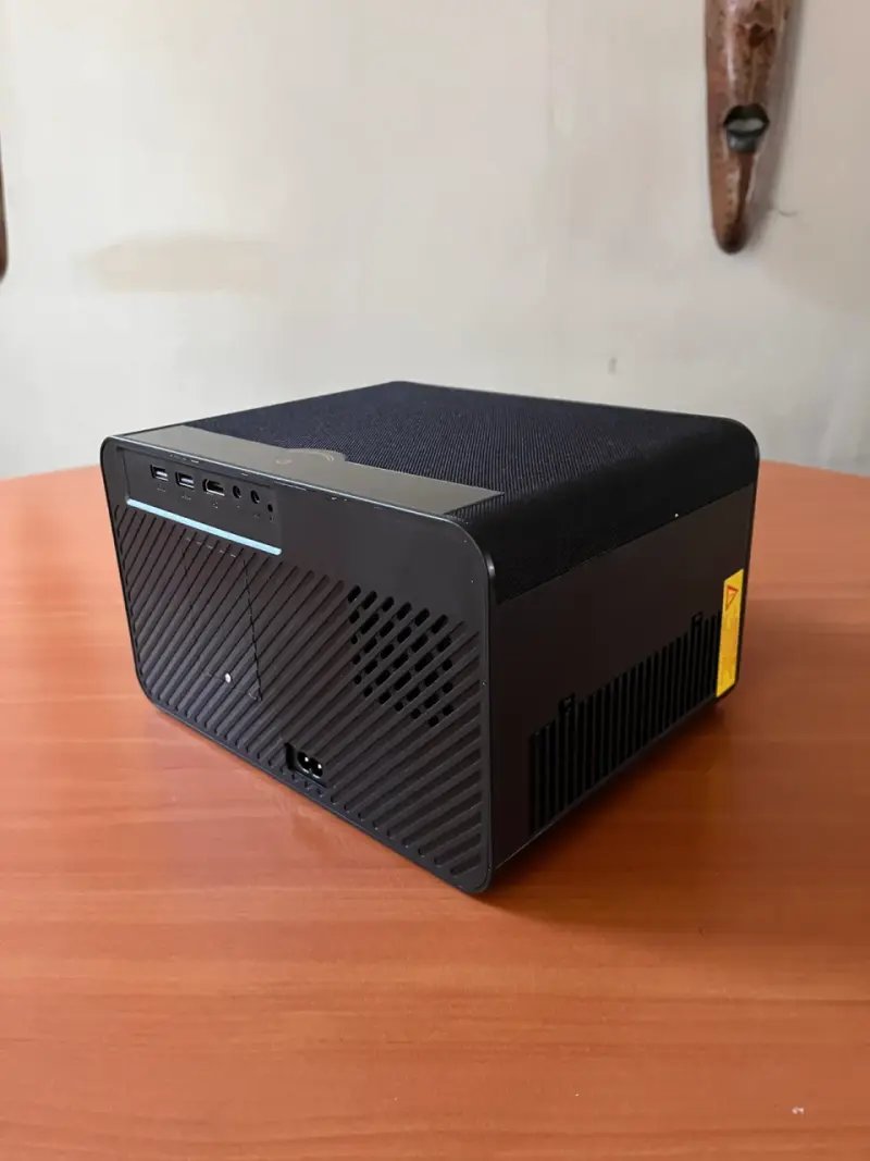Proyector GoodDoDo tipo Smart TV - 4