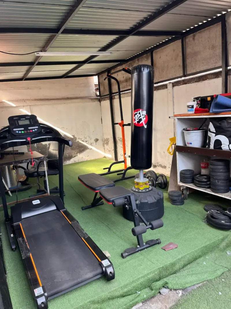 Saco de boxeo con base ajustable - 3