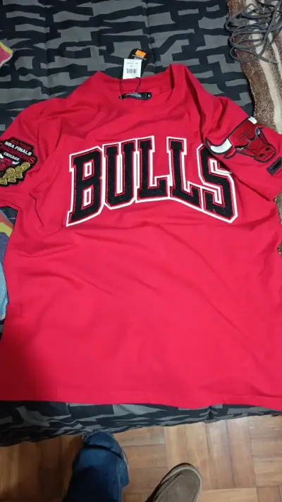 Polera roja NBA Chicago Bulls campeones - miniatura 2