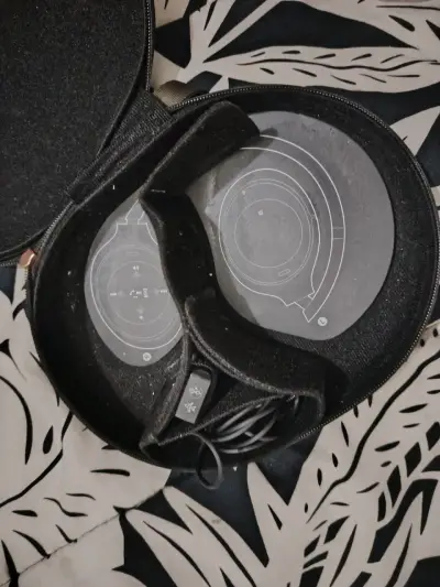 Auriculares inalámbricos negros de alta calidad - miniatura 4