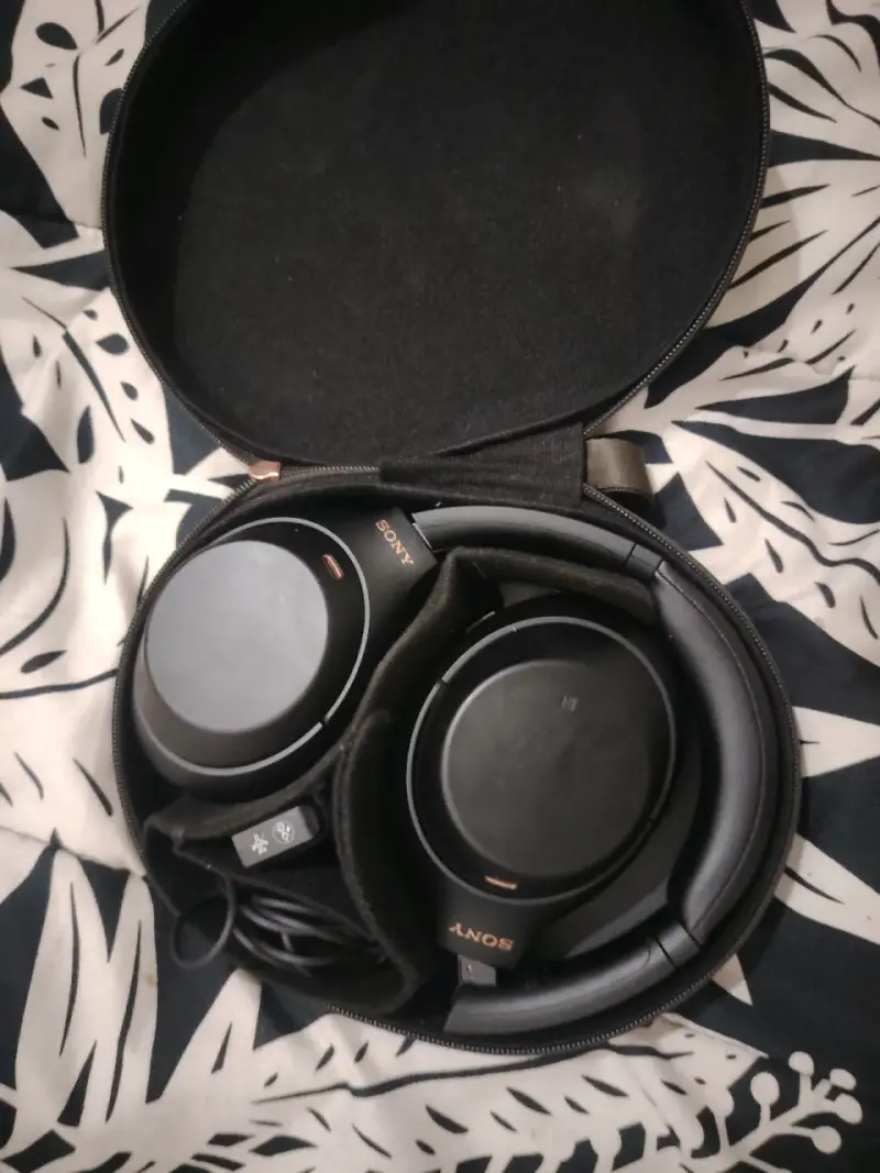 Auriculares inalámbricos negros de alta calidad - 5