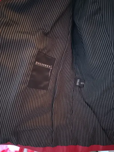 Chaqueta de cuero roja para mujer - miniatura 3