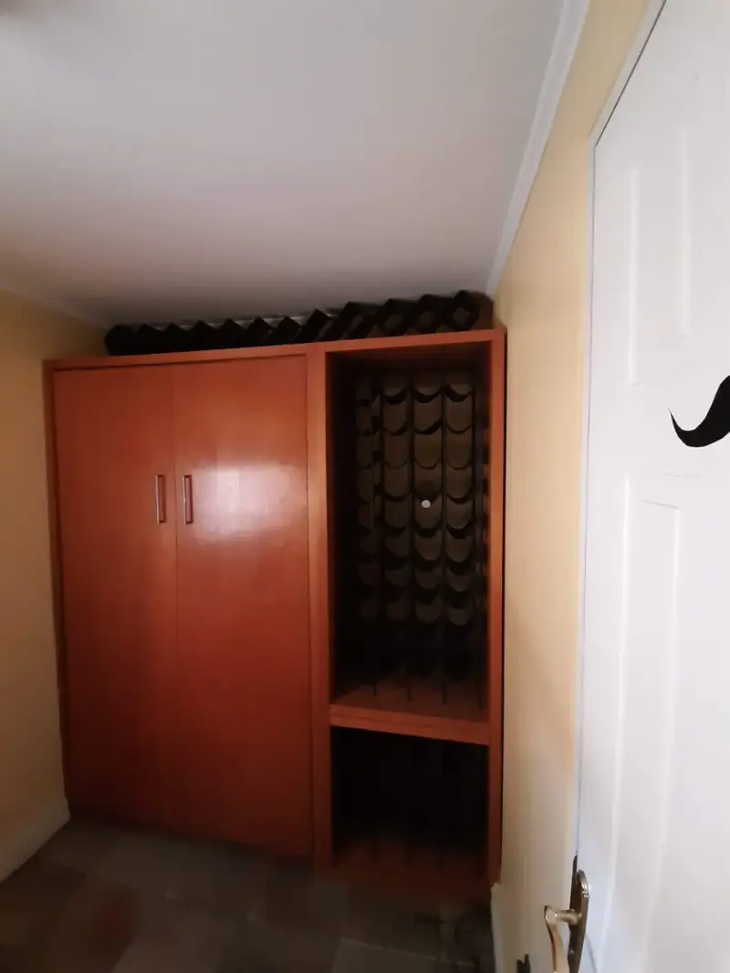 Cama abatible con estantería integrada - 2