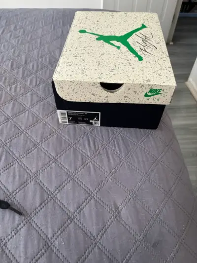 Zapatillas deportivas grises en buen estado - miniatura 4