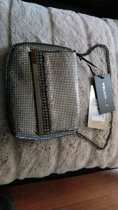 Cartera de mano Volum con brillo plateado - miniatura 1