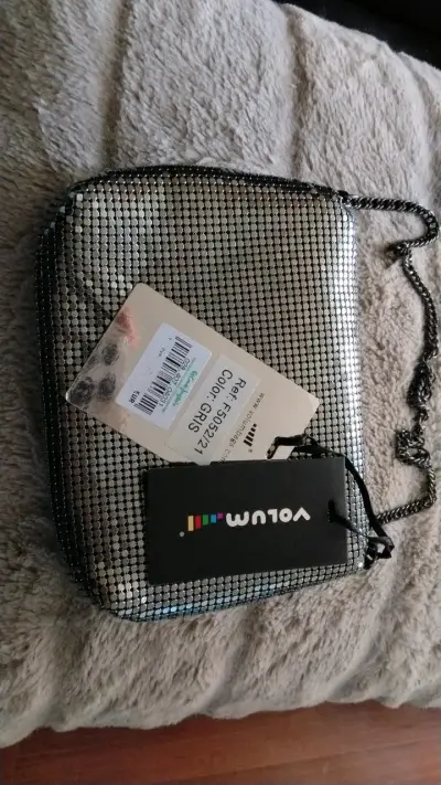 Cartera de mano Volum con brillo plateado - miniatura 3