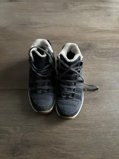 Botas de invierno negras con forro térmico - miniatura 1