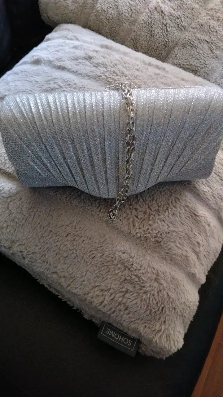 Clutch plateado brillante con cadena - 2