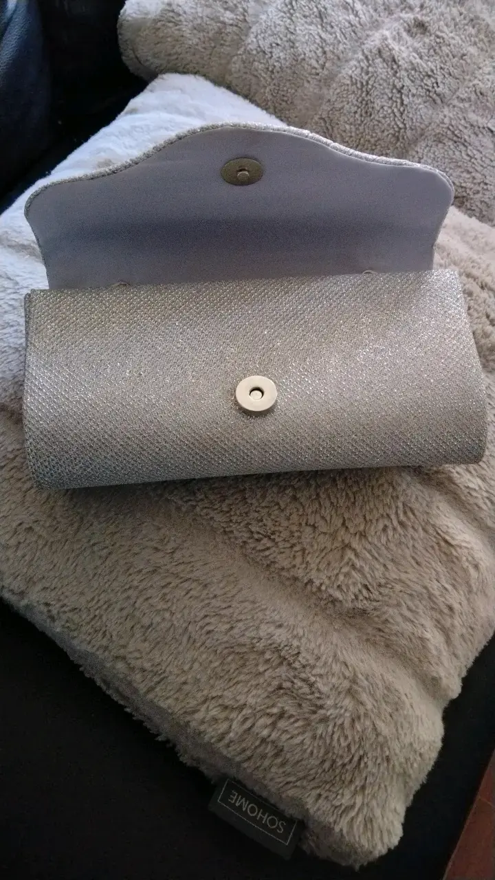 Clutch plateado brillante con cadena - 3