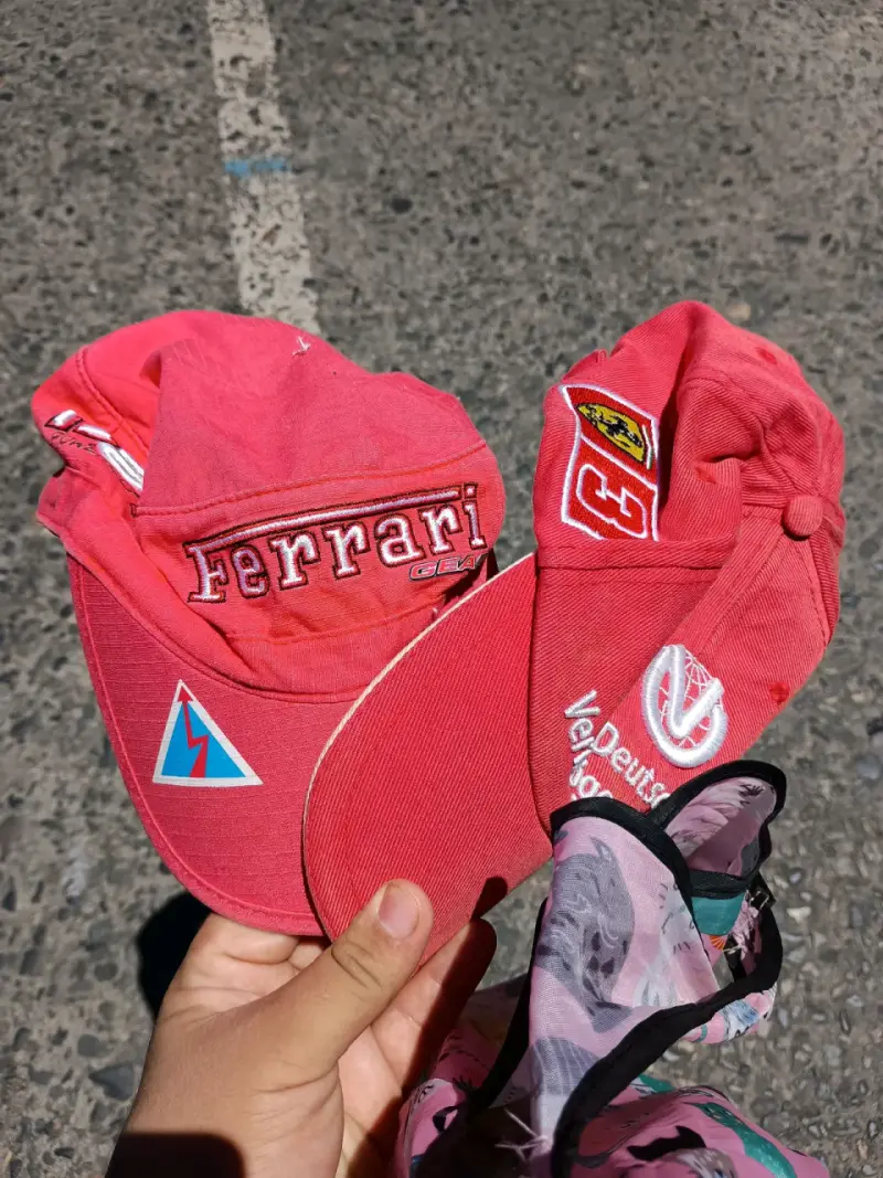 Gorras ferrari pack 2 unidades - 1