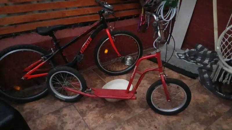 Bicicleta Krakken negra y roja en buen estado - 2