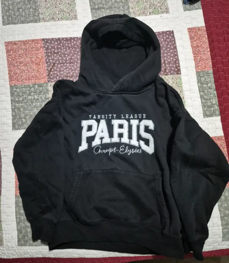 Polerón negro con capucha talla 10 - 1