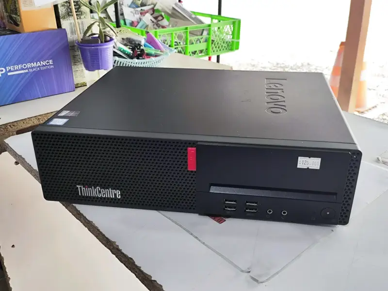 PC Lenovo ThinkCentre sobremesa usado