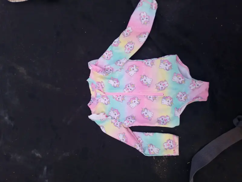 Traje de baño infantil unicornio multicolor