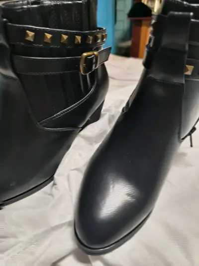 Botines negros con tachas y hebillas - miniatura 3