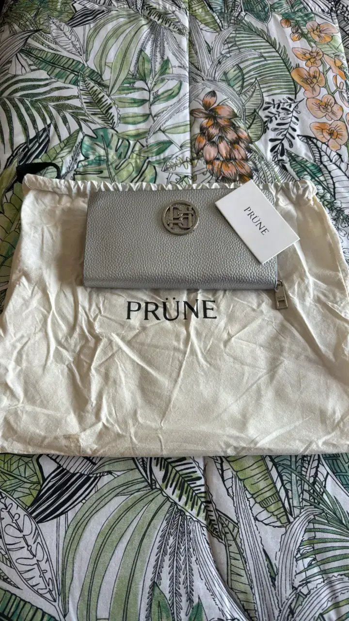 Billetera Prüne plateada elegante - 1