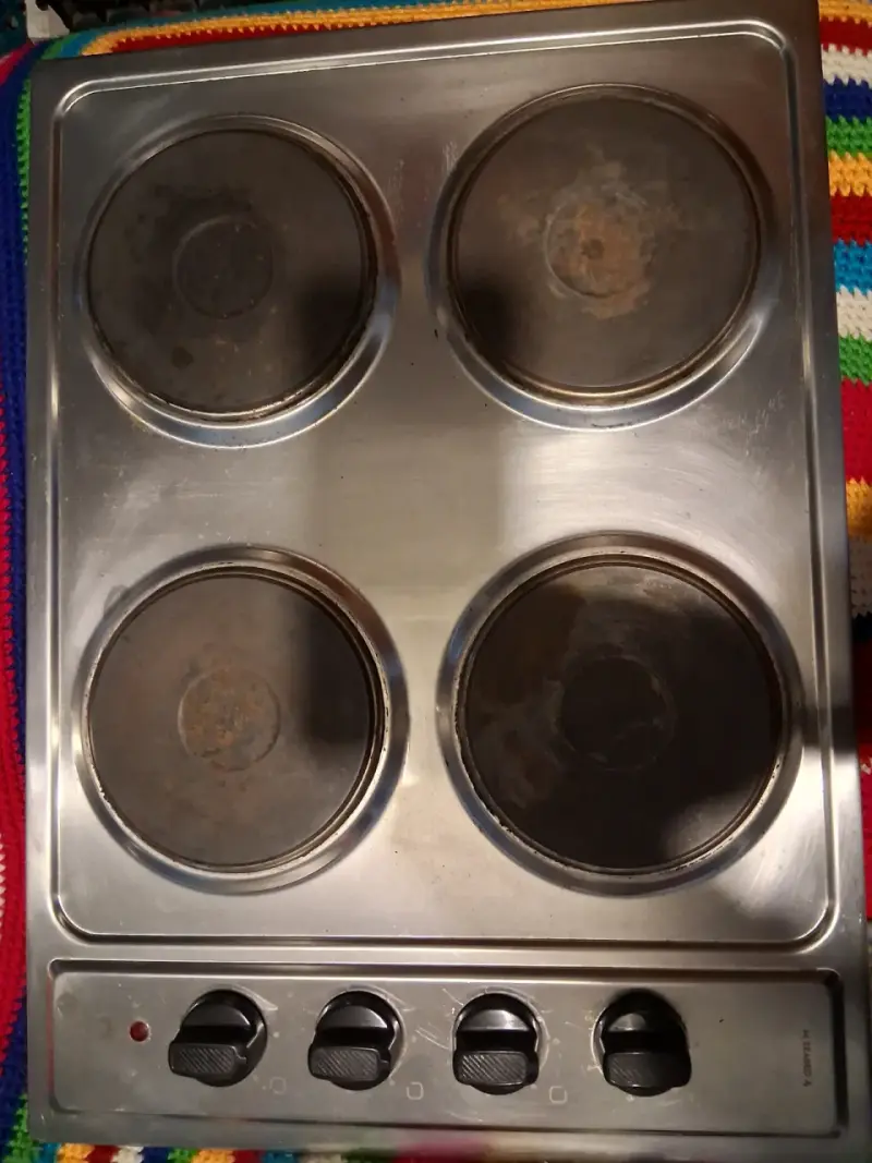 Cocina eléctrica de 4 platos en buen estado - 1