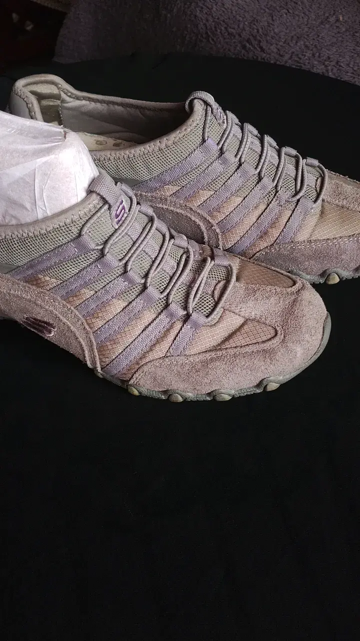 Zapatillas Skechers de gamuza beige