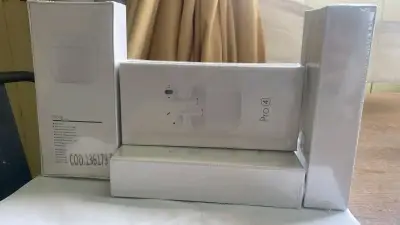 Auriculares inalámbricos Pro 4 con estuche - miniatura 2