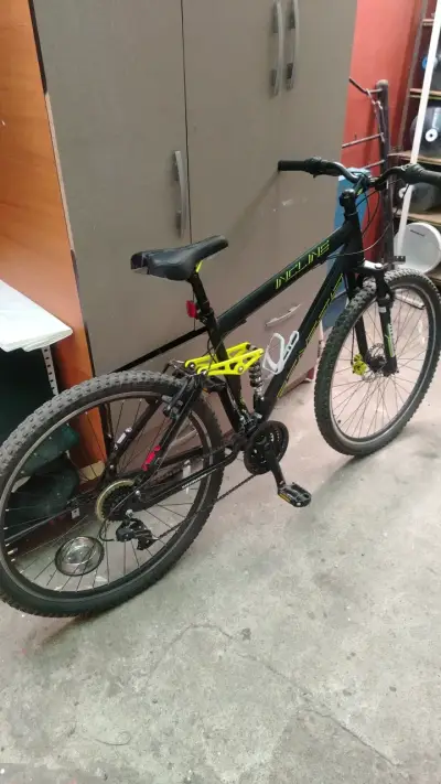 Bicicleta montaña Incline negra y amarilla - miniatura 1