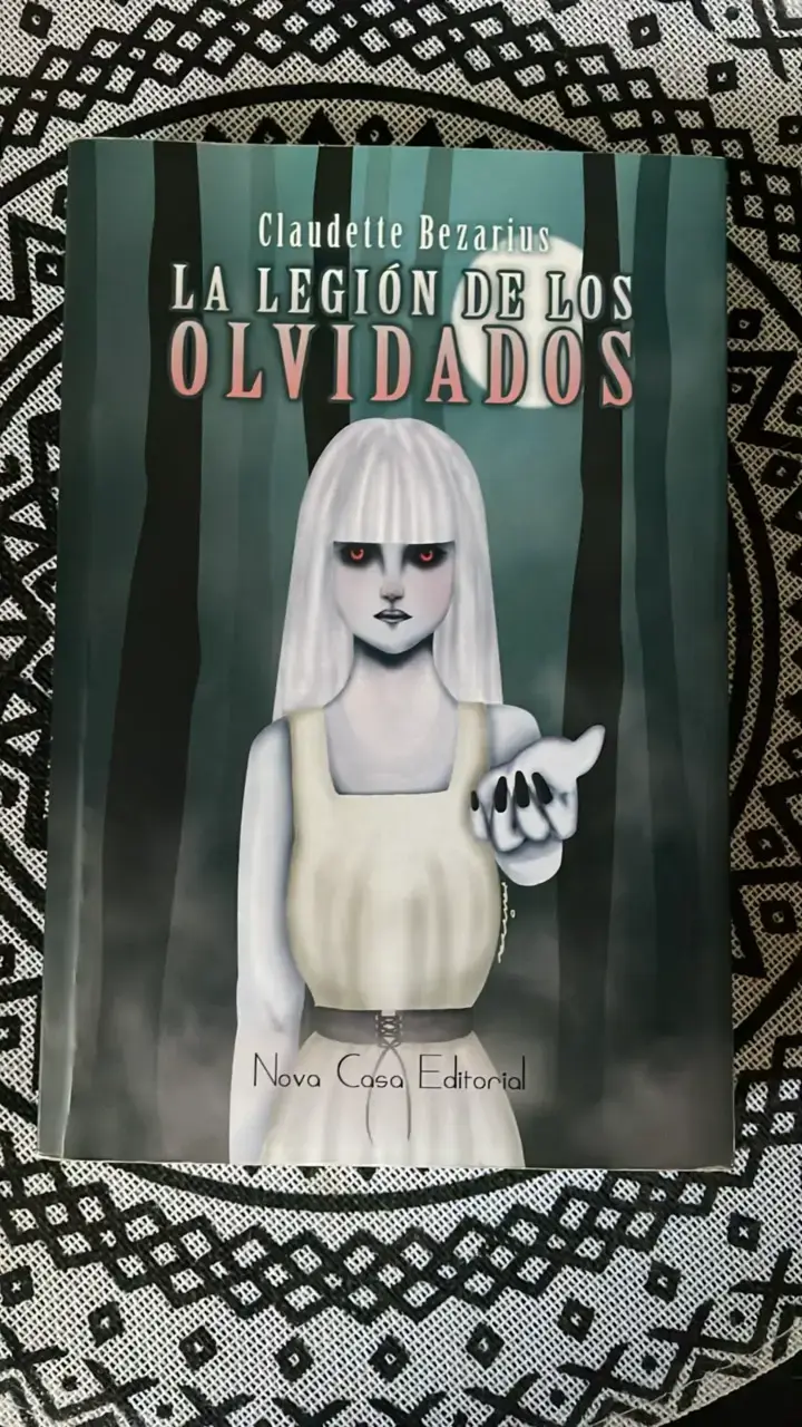 Libro 'La Legión de los Olvidados' de Claudette Bezares - 1