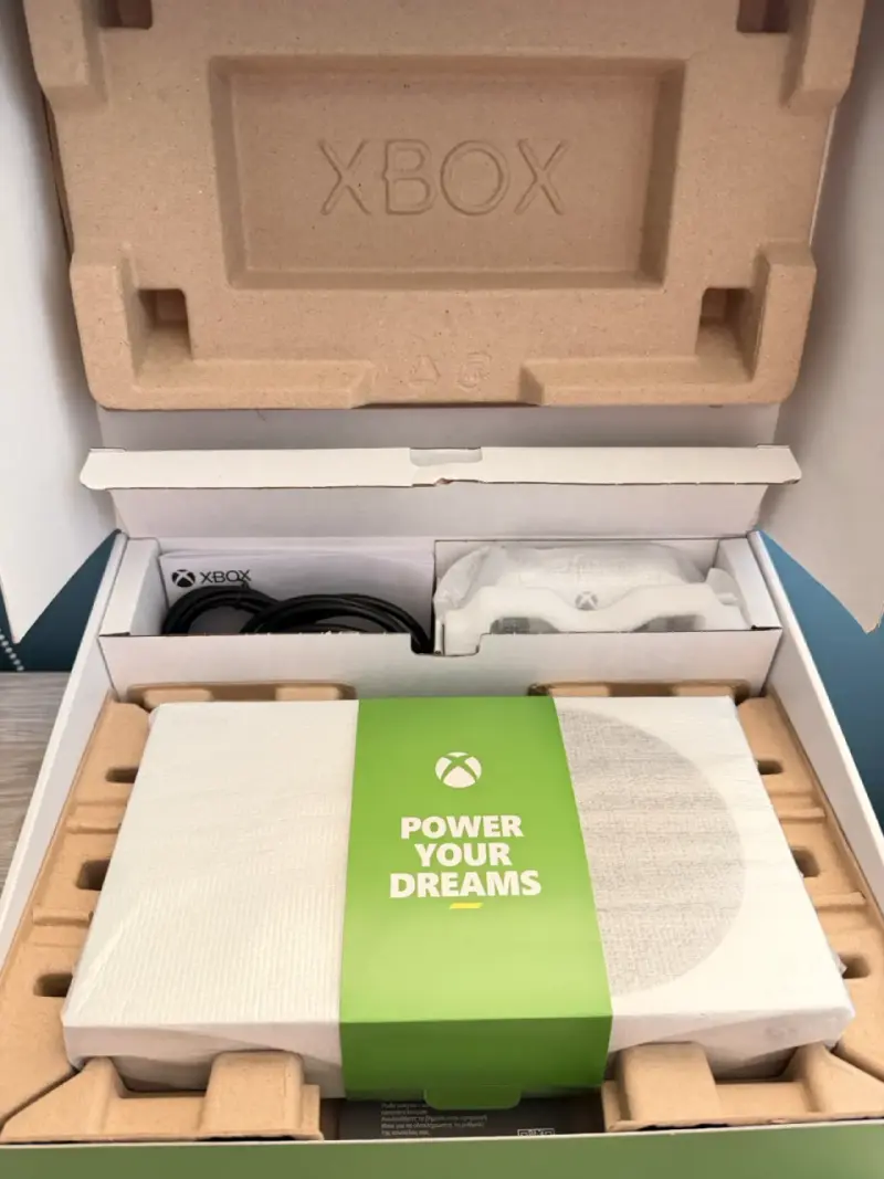 Consola Xbox Series S y cargador de baterías - 2