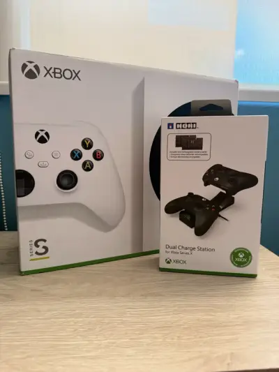 Consola Xbox Series S y cargador de baterías - miniatura 4
