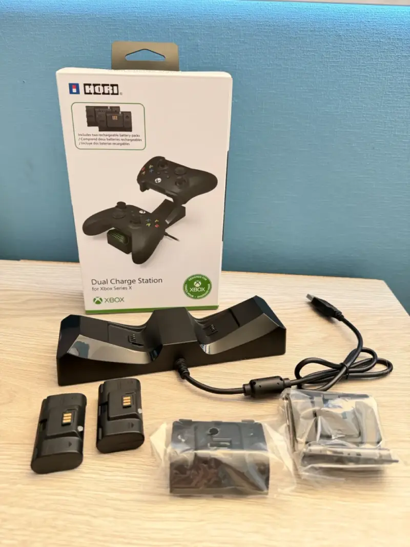 Consola Xbox Series S y cargador de baterías - 5