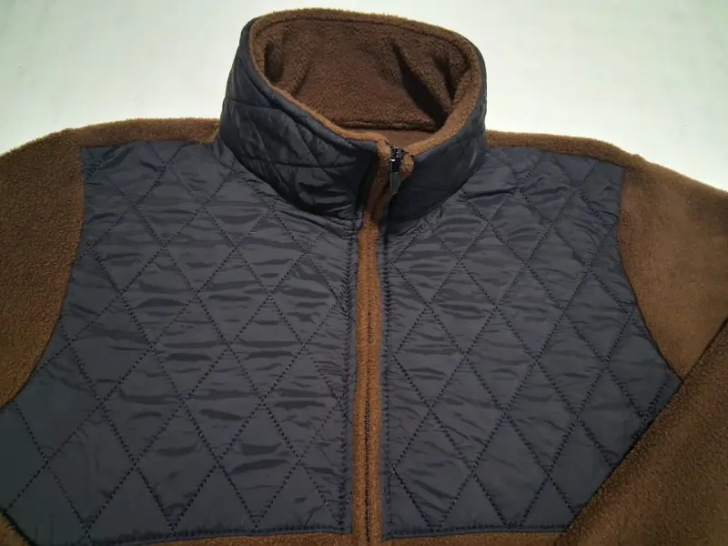 Chaqueta polar marrón con detalles acolchados - 2