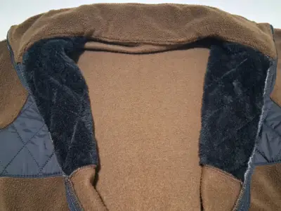 Chaqueta polar marrón con detalles acolchados - miniatura 3