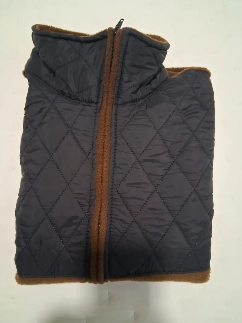 Chaqueta polar marrón con detalles acolchados - 5