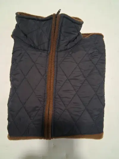Chaqueta polar marrón con detalles acolchados - miniatura 5