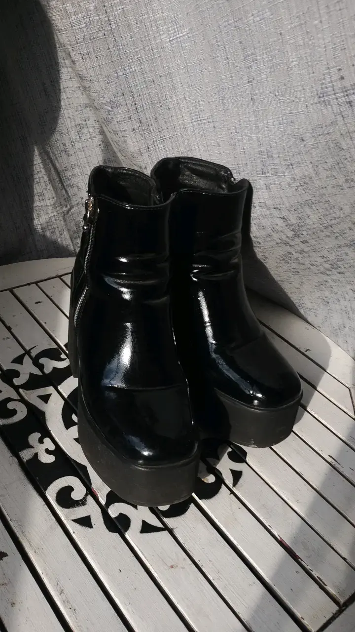 Botines de charol negro con plataforma - 4