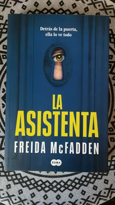 Libro 'La Asistenta' de Freida McFadden - miniatura 1