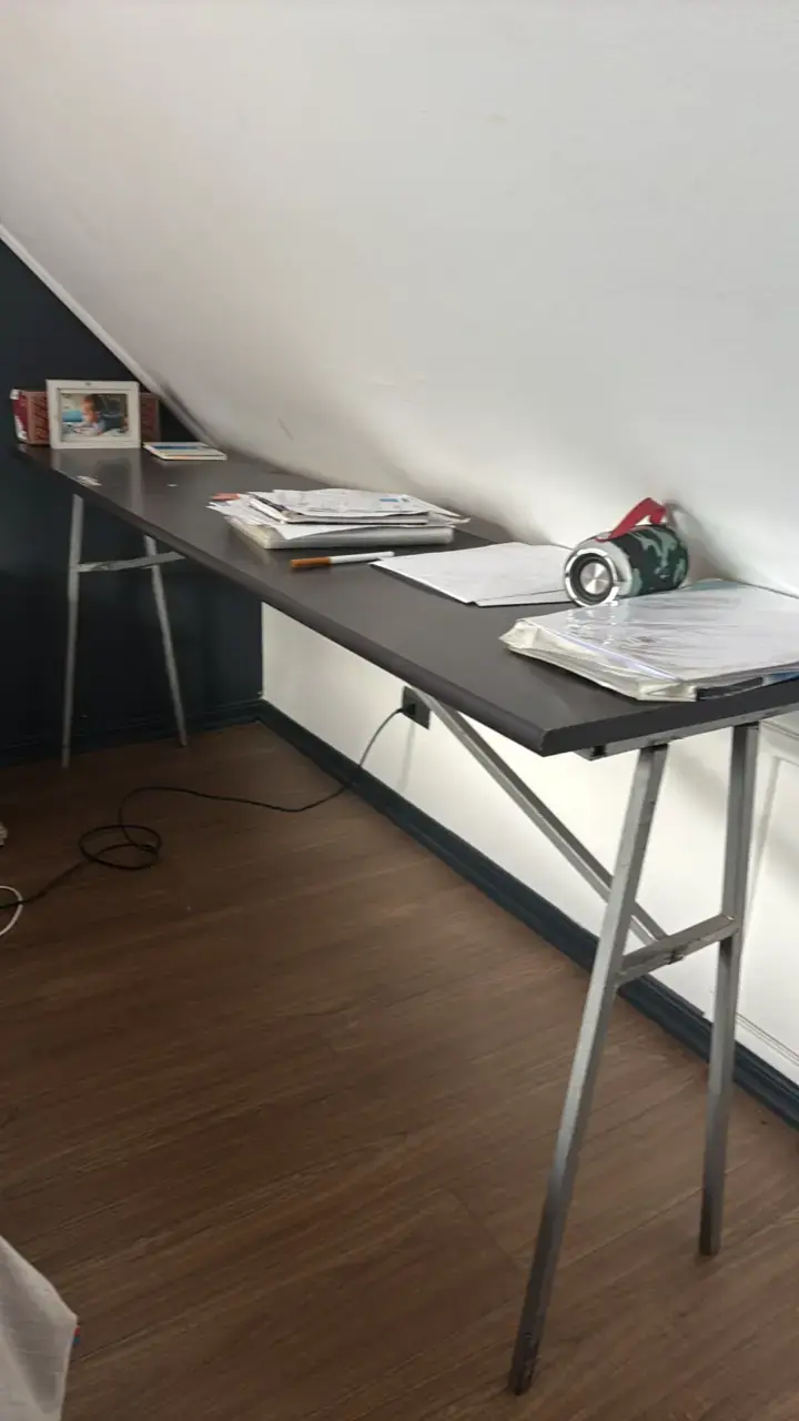 Escritorio con base de fierro - 1